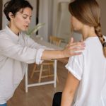 Les ajustements posturaux nécessaires après un programme de décompression neurovertébrale pour le cou 5 découvrez les ajustements posturaux : une approche essentielle pour améliorer votre santé et bien-être. apprenez comment ces techniques peuvent vous aider à corriger votre posture, réduire les douleurs et optimiser votre performance au quotidien.