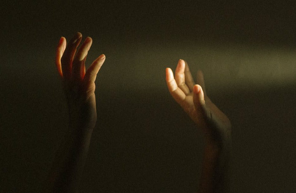 découvrez la thérapie de décompression neurovertébrale, une méthode révolutionnaire pour soulager la douleur, améliorer la mobilité et favoriser la santé de votre colonne vertébrale. idéale pour ceux qui souffrent de problèmes dorsaux, cette approche douce et non invasive est conçue pour restaurer l'équilibre et le bien-être physique.