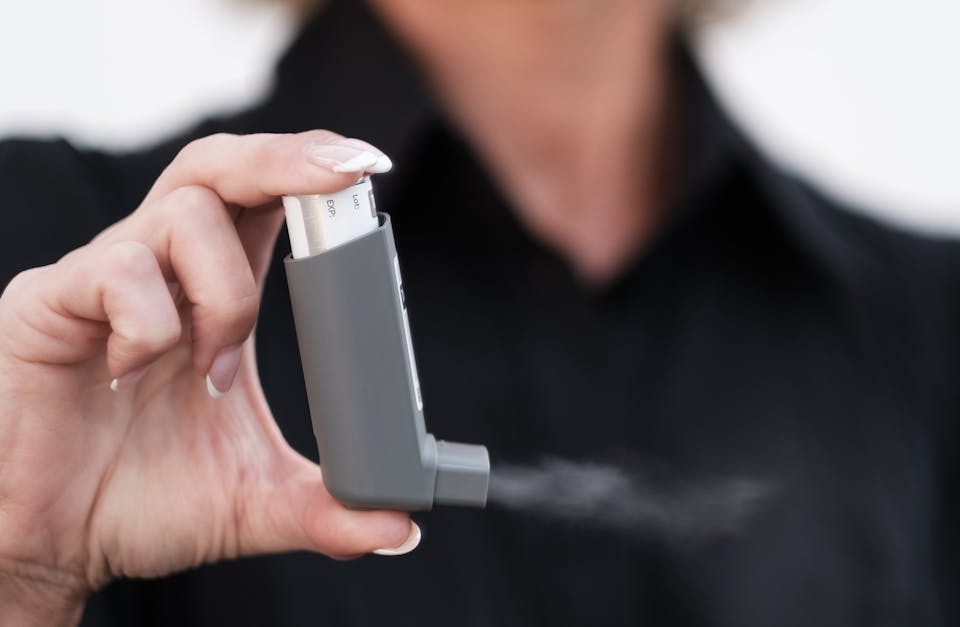 découvrez la thérapie de décompression neurovertébrale, une approche innovante pour soulager les douleurs et améliorer la mobilité. cette méthode non invasive cible les problèmes vertébraux, offrant un chemin vers un mieux-être durable. explorez les bienfaits de cette technique pour retrouver confort et sérénité au quotidien.