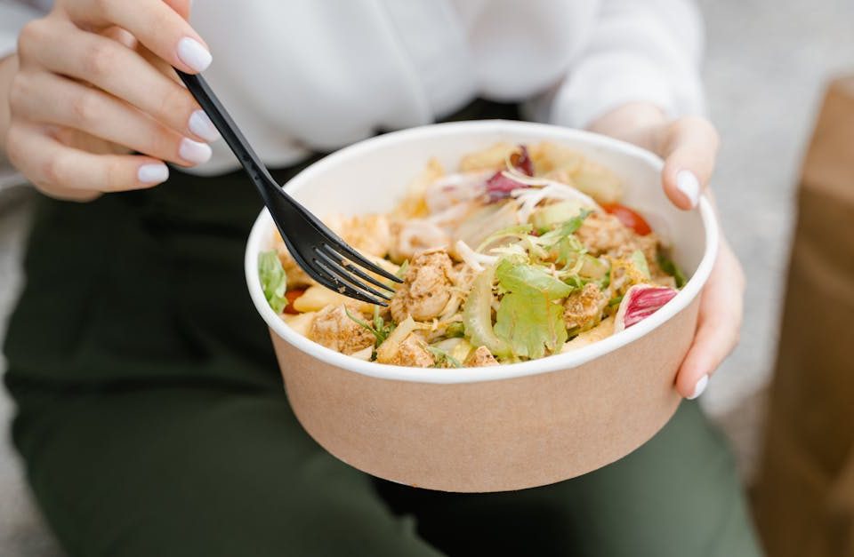 découvrez comment des ajustements alimentaires peuvent améliorer votre santé et votre bien-être. apprenez à adapter votre régime grâce à des conseils pratiques et des suggestions pour une alimentation équilibrée.