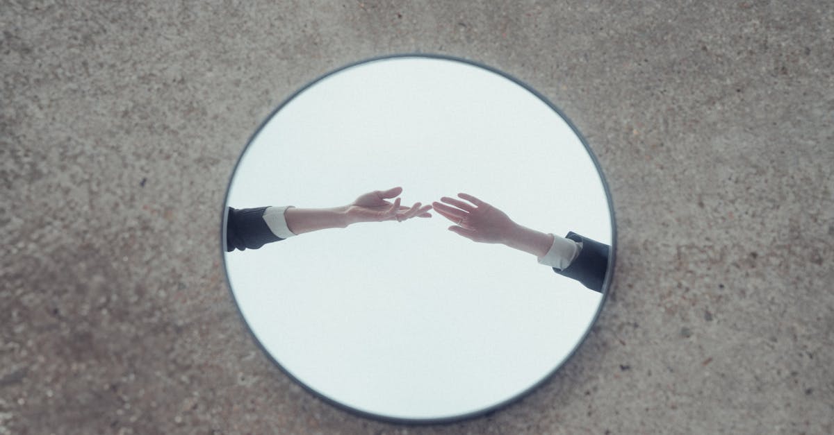 découvrez les causes, symptômes et traitements de la protrusion discale cervicale. informez-vous sur cette condition courante et apprenez comment soulager la douleur et améliorer votre qualité de vie.