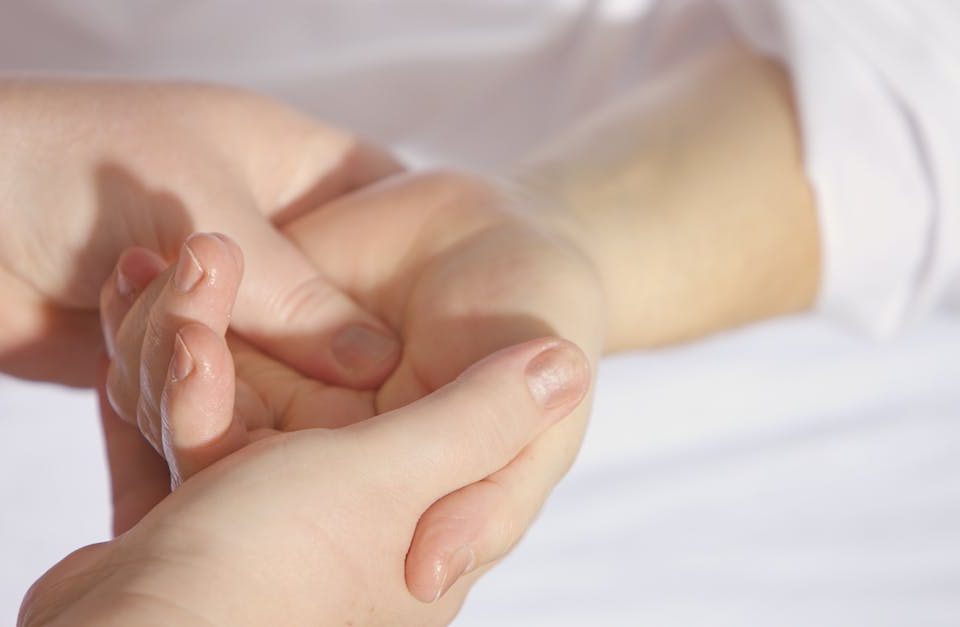 découvrez l'importance des soins post-traitement pour garantir une récupération optimale. apprenez les meilleures pratiques et conseils pour prendre soin de vous après un traitement, afin d'assurer votre bien-être et d'optimiser les résultats.