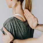 découvrez les bienfaits de la décompression spinale, une technique innovante pour soulager les douleurs dorsales, améliorer la mobilité et favoriser la santé de votre colonne vertébrale. explorez les méthodes, les avantages et les témoignages de ceux qui ont retrouvé le bien-être grâce à cette approche naturelle.