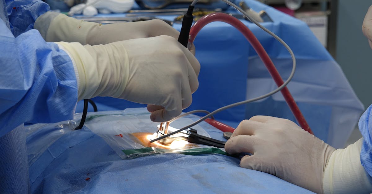 Les protocoles avancés pour traiter efficacement la sténose spinale complexe 5 la sténose spinale est un rétrécissement du canal rachidien qui peut provoquer des douleurs, des engourdissements et une faiblesse dans les jambes. découvrez les symptômes, les causes et les options de traitement pour améliorer votre qualité de vie.