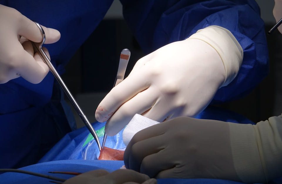 découvrez les méthodes et spécialisations pour le diagnostic de la sténose spinale. informez-vous sur les symptômes, les examens et les traitements disponibles pour améliorer votre qualité de vie.