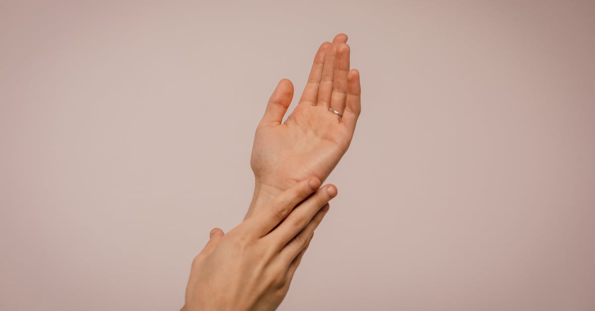 découvrez la thérapie de décompression neuro-spinale : une approche non invasive pour soulager les douleurs dorsales, traiter les hernies discales et améliorer la mobilité de la colonne vertébrale.